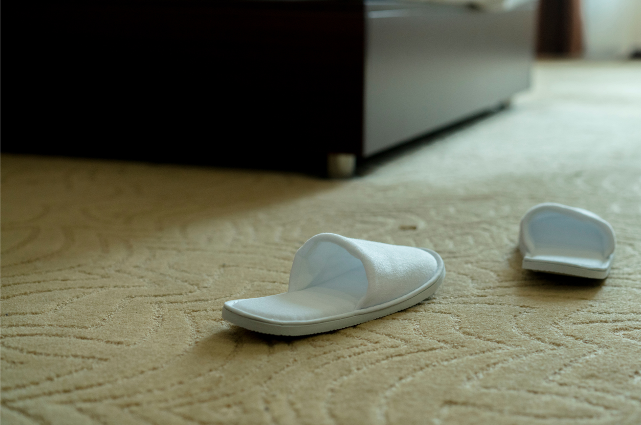 Beş yıldızlı oteller için özel tasarım lüks havlu otel terlikleri - Step Otel Terlikleri. Lüks Otel Terliği Tasarımı ve Üretimi. Kurumsal logolu premium velur otel terliği, yumuşak dokulu lüks buklet ürünleri. Üst segment kadife otel terliği seçenekleri. Otellere özel nakışlı terlik üretimi ve kurumsal marka kimliği uygulamaları. Yüksek kaliteli kullan-at otel terlikleri.